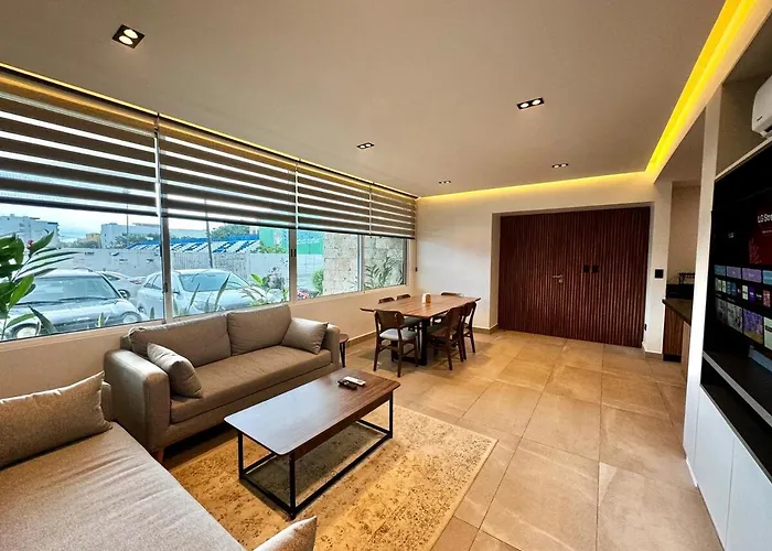 Modern 2 Bedroom Ground Floor Apartment! Playa del Carmen