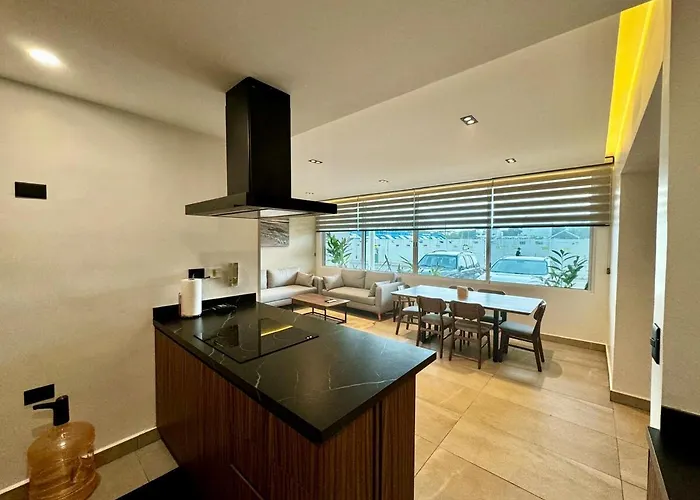 Modern 2 Bedroom Ground Floor Apartment! * Playa del Carmen