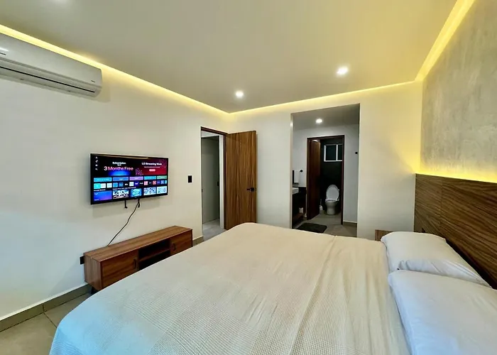 Modern 2 Bedroom Ground Floor Apartment! * Playa del Carmen