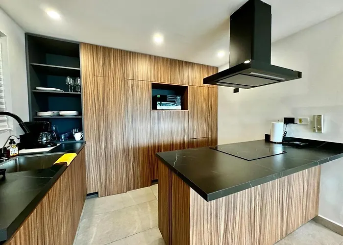 Holiday home Modern 2 Bedroom Ground Floor Apartment! *