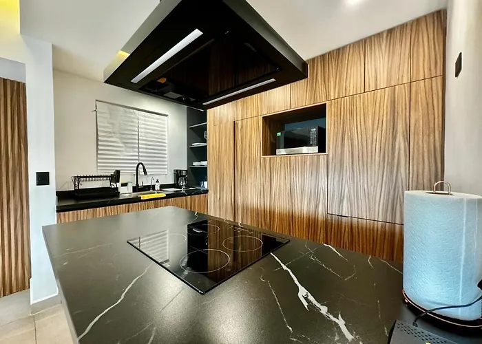 Holiday home Modern 2 Bedroom Ground Floor Apartment! *