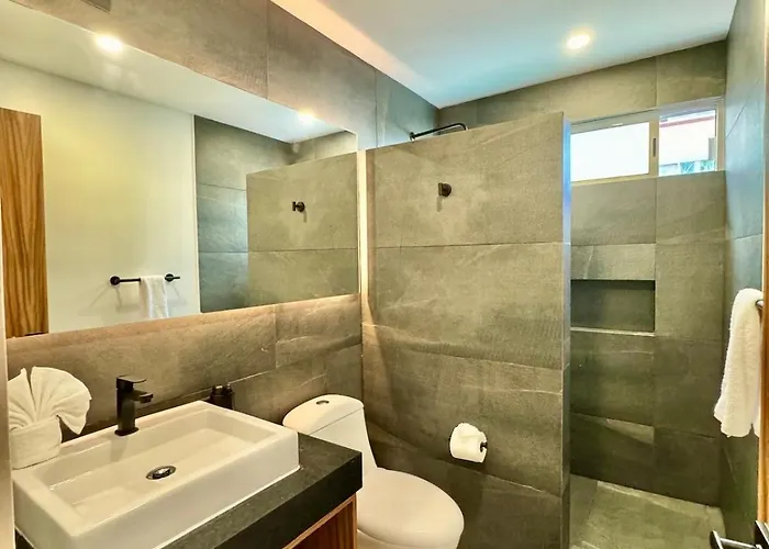 Modern 2 Bedroom Ground Floor Apartment! Holiday home Playa del Carmen
